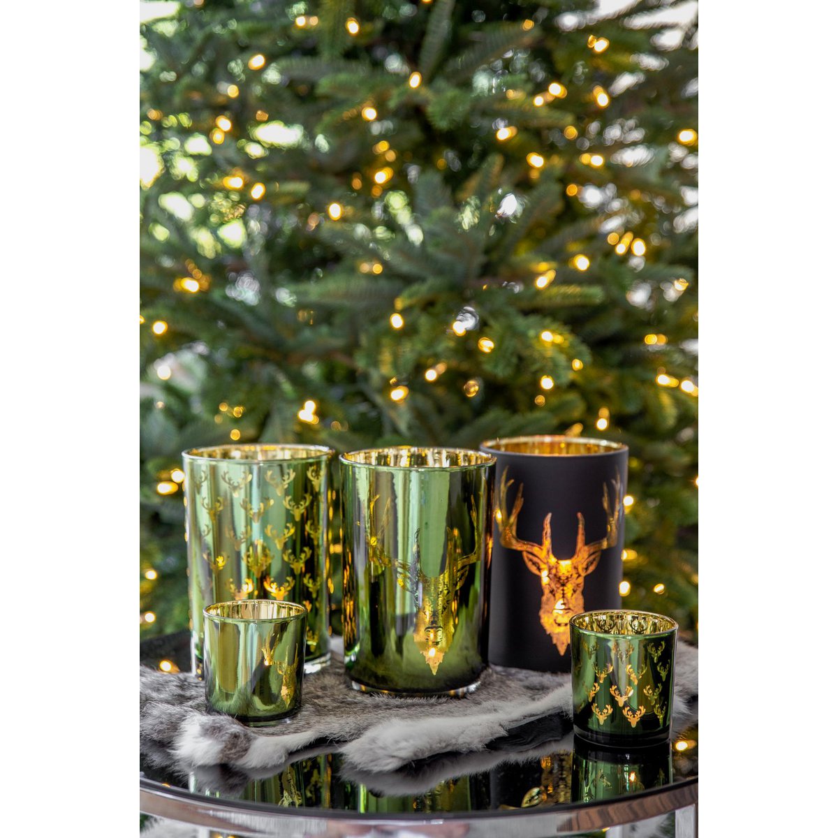 Set van 2 theelichtglazen Ted (hoogte 8 cm, ø 7 cm), buitenkant groen / binnenkant goud, lantaarn in hertendesign