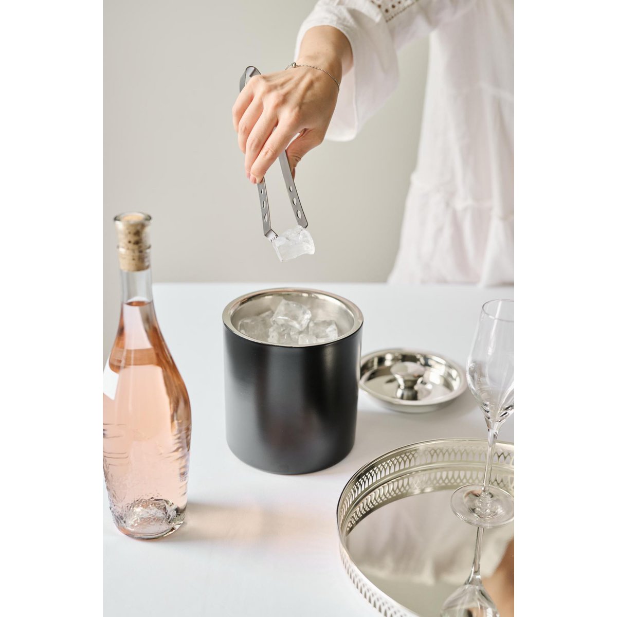 Edzard Ice Bucket Pearl H 16 cm met deksel-, zeef- en ijstang