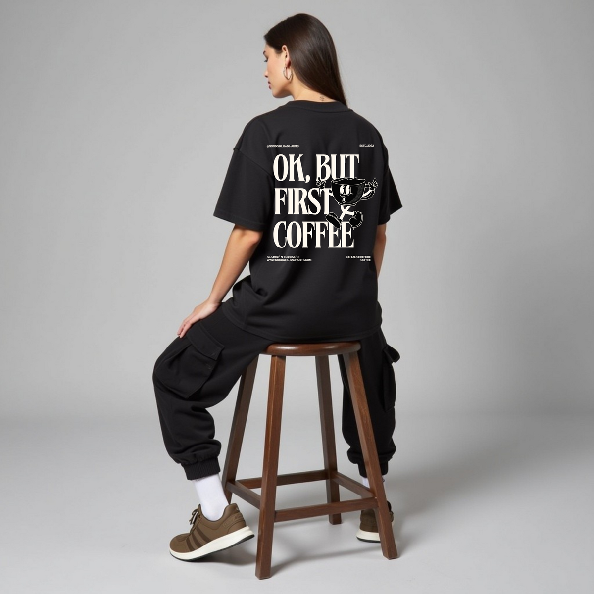 Oversized t-shirt "OK, maar eerste koffie"