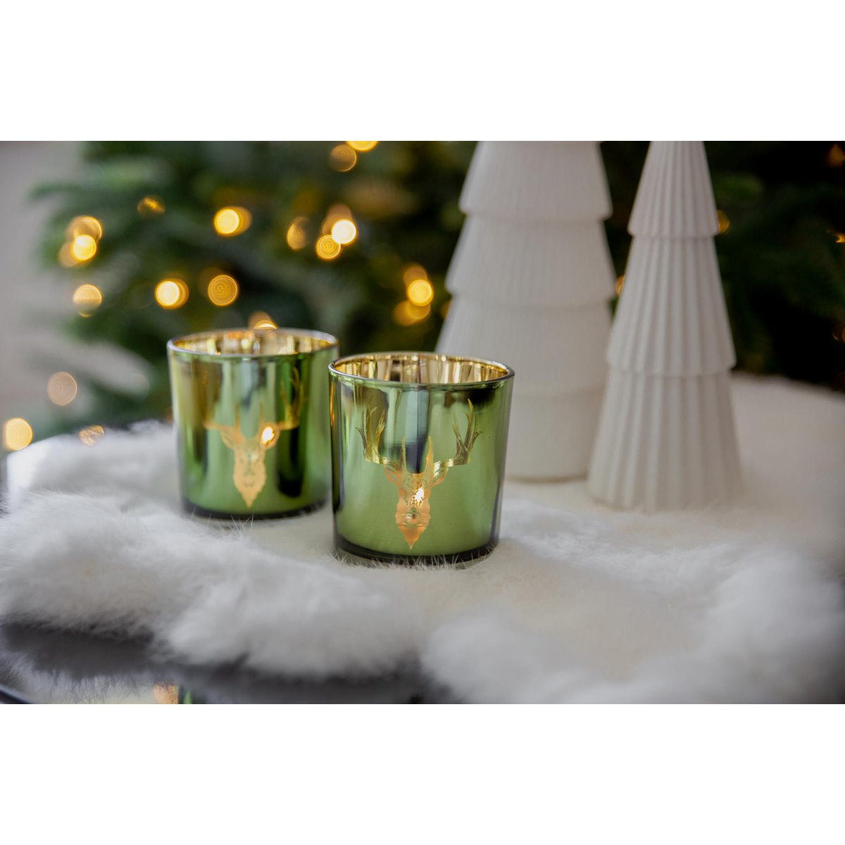 Set van 2 theelichtglazen Ted (hoogte 8 cm, ø 7 cm), buitenkant groen / binnenkant goud, lantaarn in hert design