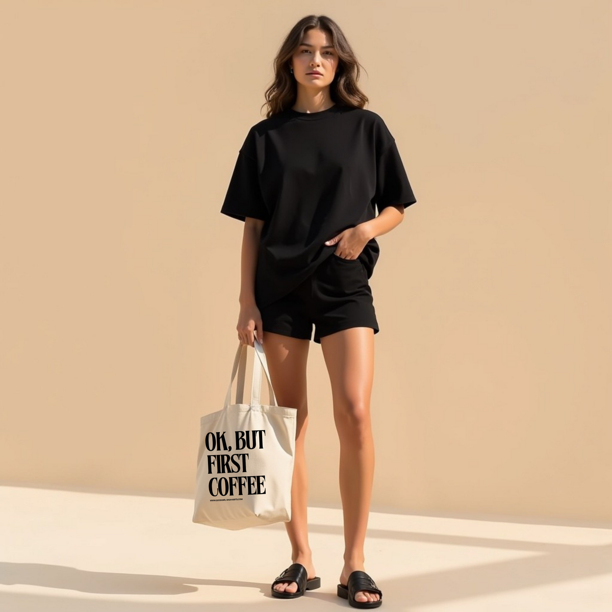 Oversized t-shirt "OK, maar eerste koffie"