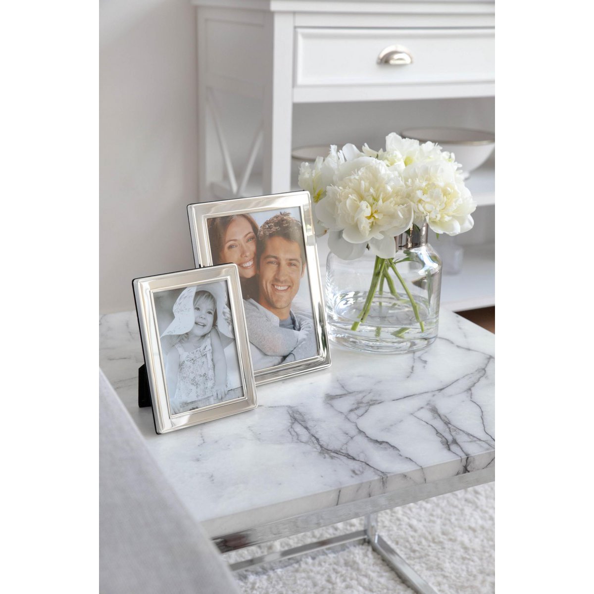 EDZARD Salerno fotolijst voor foto's (DIN A4 - 21 x 29,7 cm), elegant verzilverd, aanslagvrij, 2 hangers